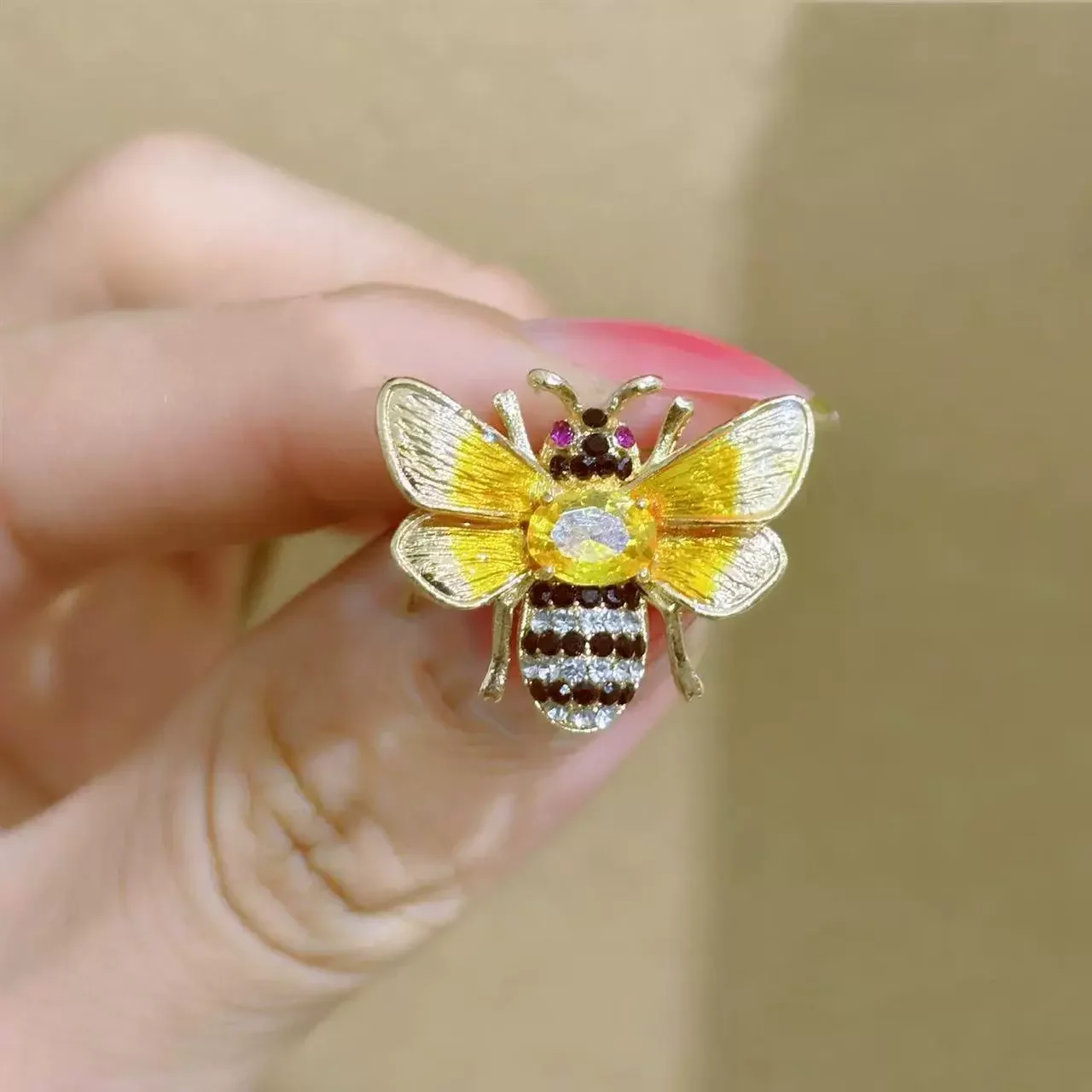1 Stück Modische Kleine Bienen – Men'S Accessories Trends 2025 Bewertung und Preis